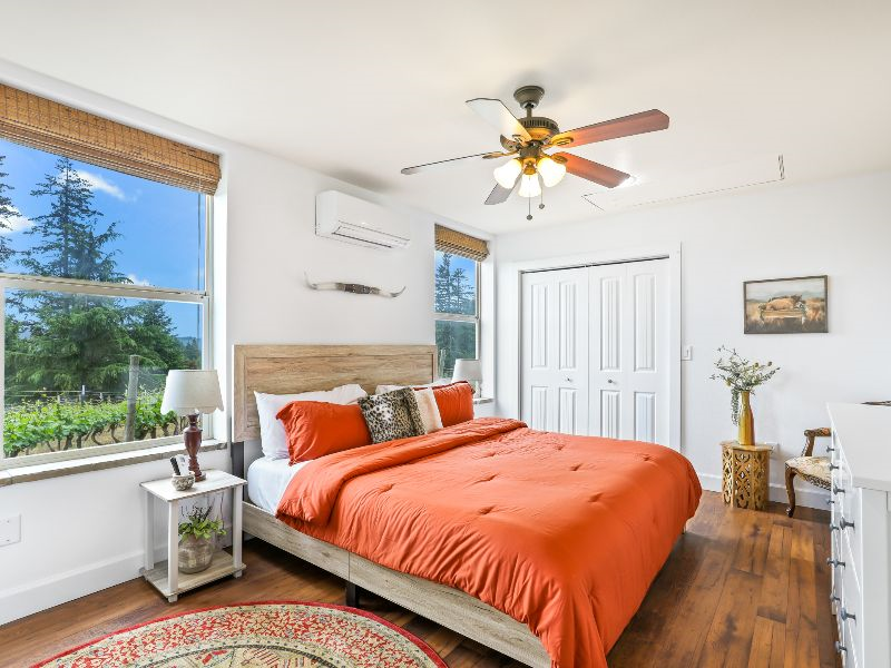 Private 1 BR Cottage In Oregon City