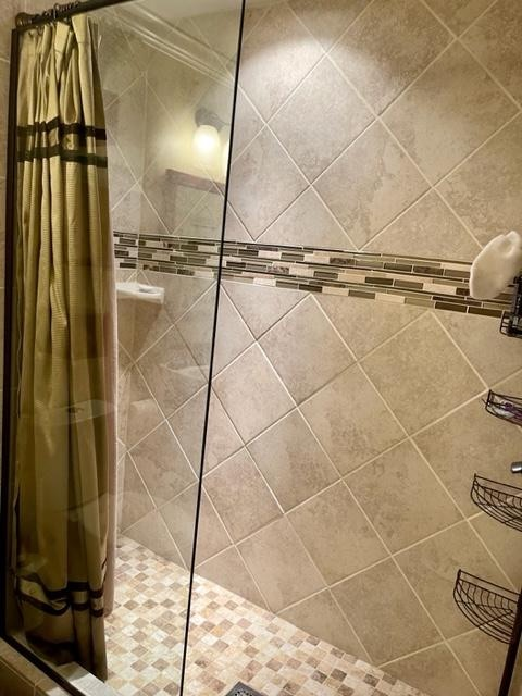 Spacious Private Lower Level Bedroom/Bathroom with very Generous Perks - Photo 8