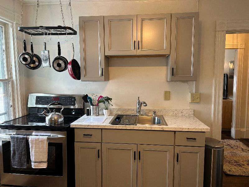 Fully Furnished Apartment - 1 Mile to UVMMC - Ideal for Traveling Professionals - Photo 8