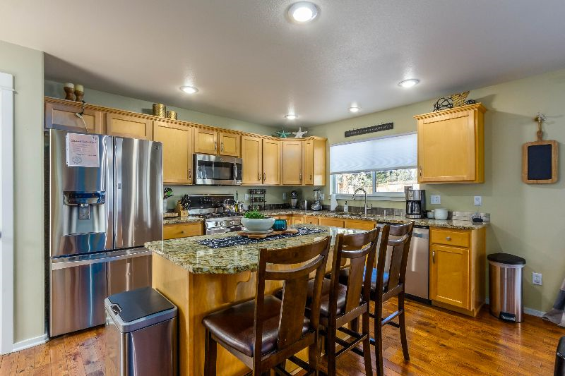 Large Bend Home with Plenty of Space for Work and Play - Photo 1