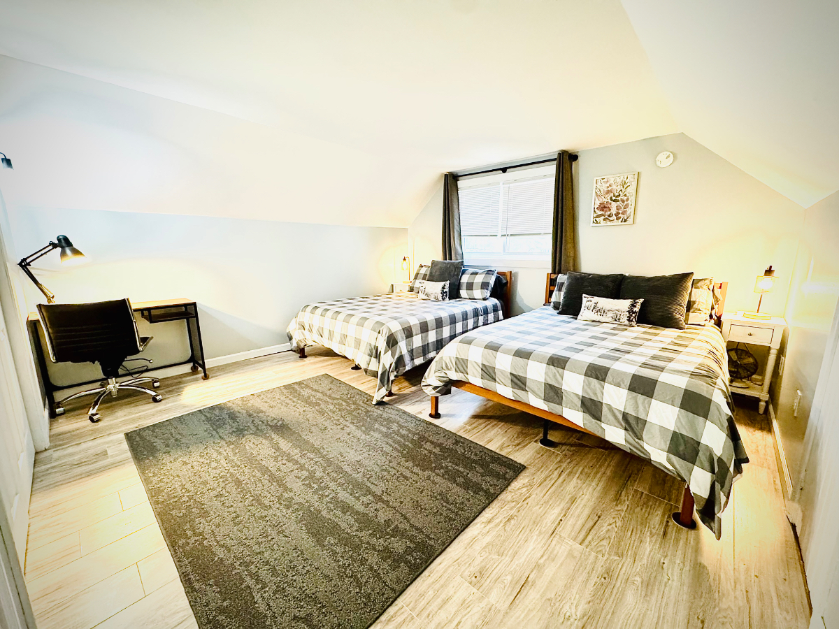 4 bedroom - Unit on Stowe/Morrisville border - Photo 10