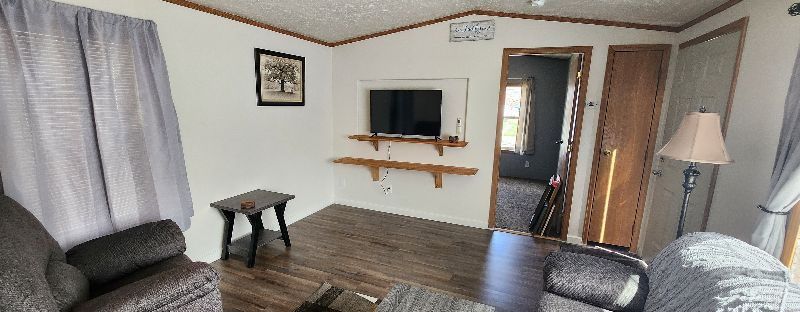 2 Bedroom 1 bathroom Home Walking Distance to local businesses - Photo 6