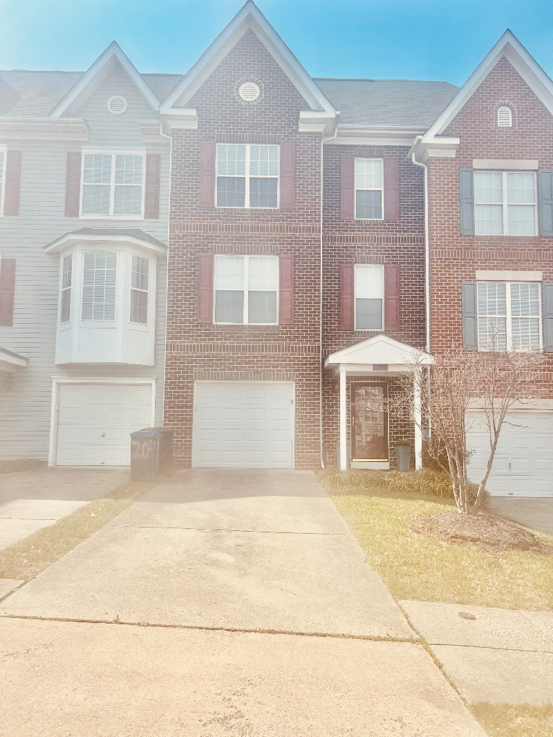 1 bd/1 ba avail. in DC Townhome. Transit/Walk Score 74/55. 1 1/2 Blocks from Blue Line Metro Laundry - Photo 1