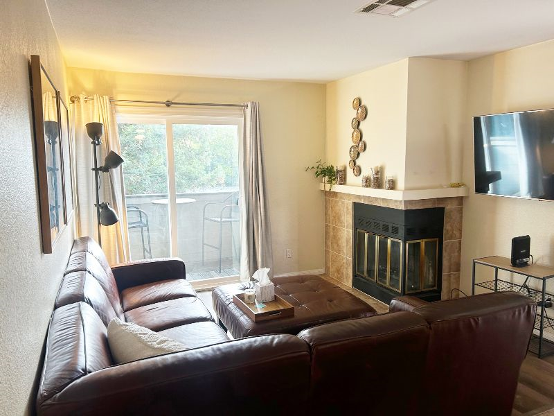 Beautiful, Quiet Condo Near Freeway and Downtown - Photo 2