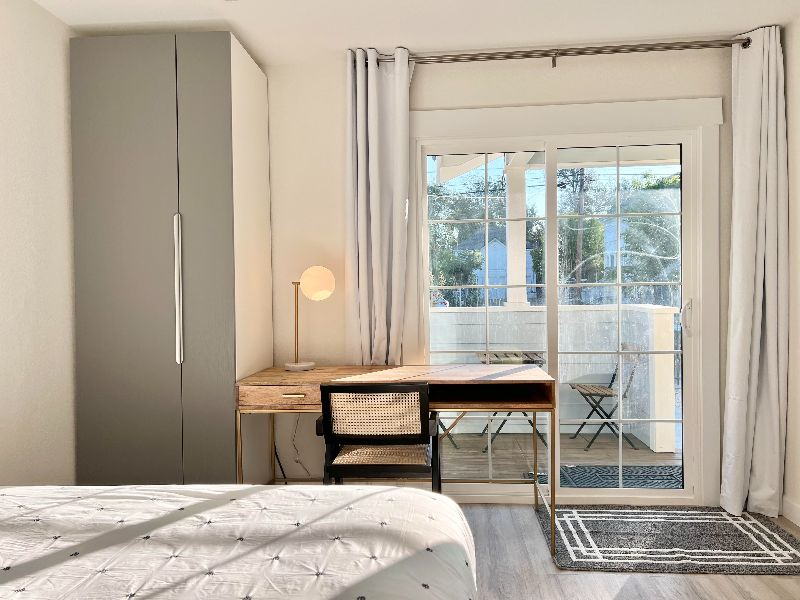 New Modern Designer 2B/2B Townhouse Secure Parking - Photo 6