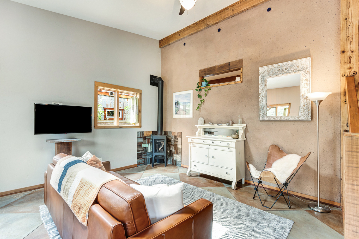 Custom Built Home in the Best Neighborhood in Bend - Photo 5