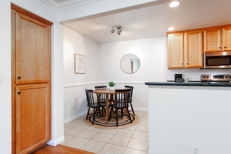 2B/2B Fully Furnished Condo in Pacific Beach (3.5 blocks from the boardwalk) - Photo 6