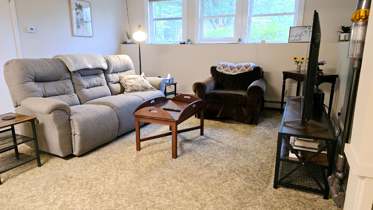 Quiet Setting Close to Everything - Photo 6