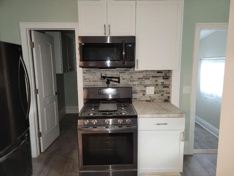 Room for rent in multiroom house close to U of R. - Photo 3