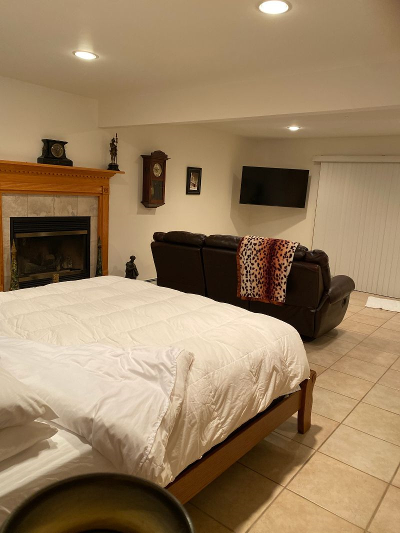 Private room and bathroom - Photo 4