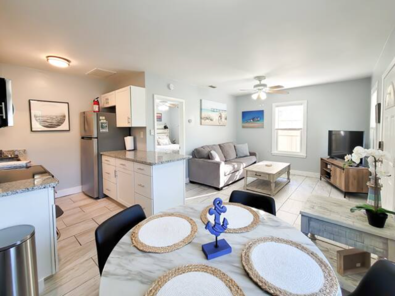 St Pete Beach Cozy Hideaway Unit B