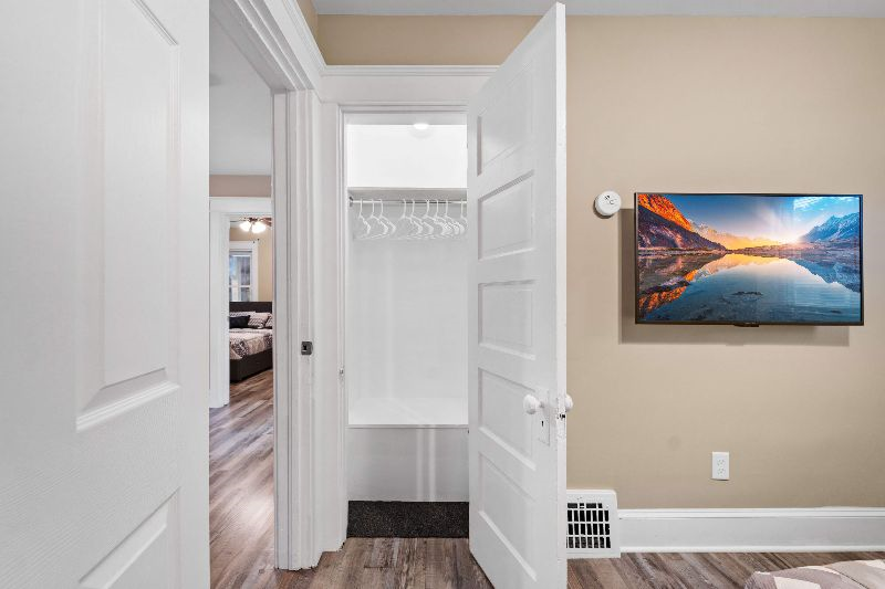 Housing for Traveling Nurses - 45 Cherry Street - Photo 10