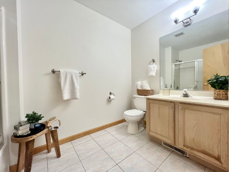 Liverpool Furnished Rental 3 Bed, 2 Bath - Vibrant Neighborhood, Near Attractions and Amenities - Photo 11