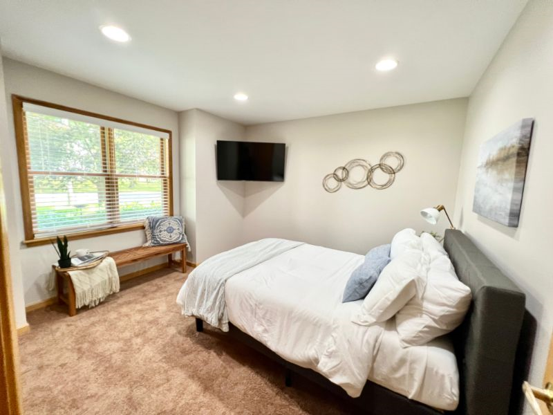 Liverpool Furnished Rental 4 Bed, 3 Bath - Vibrant Neighborhood, Near Attractions and Amenities - Photo 6