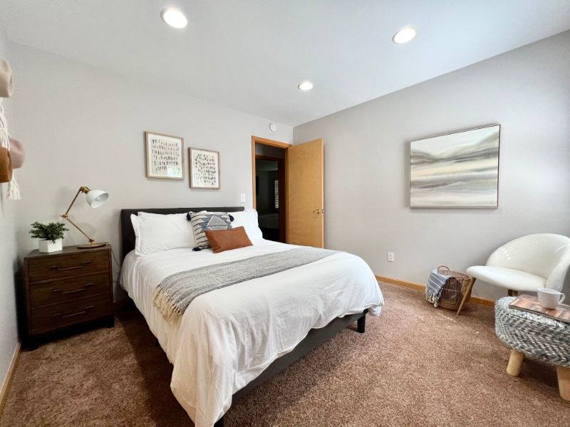 Liverpool Furnished Rental 4 Bed, 3 Bath - Vibrant Neighborhood, Near Attractions and Amenities - Photo 1