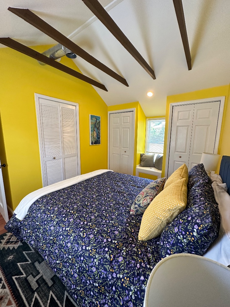Great 1 Bed Cottage - Great Neighborhood - You will not find another property like this one - Photo 6