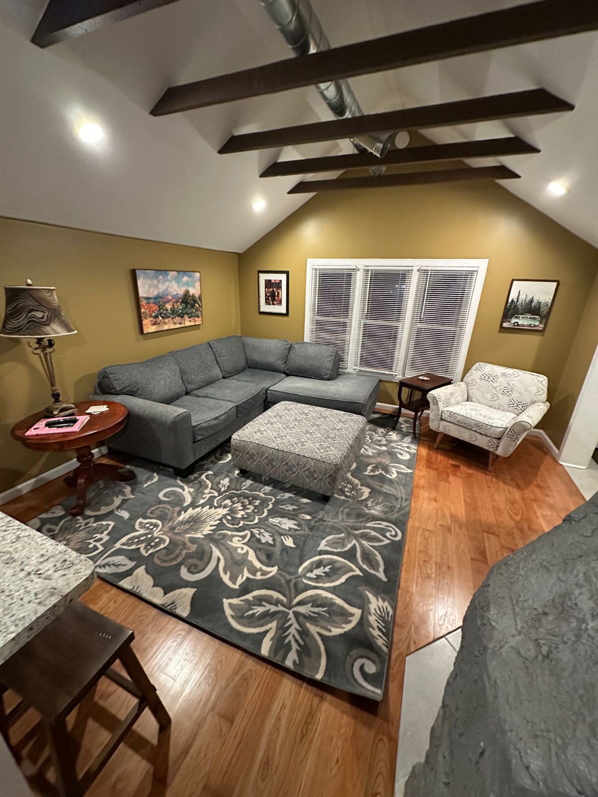 Great 1 Bed Cottage - Great Neighborhood - You will not find another property like this one - Photo 3