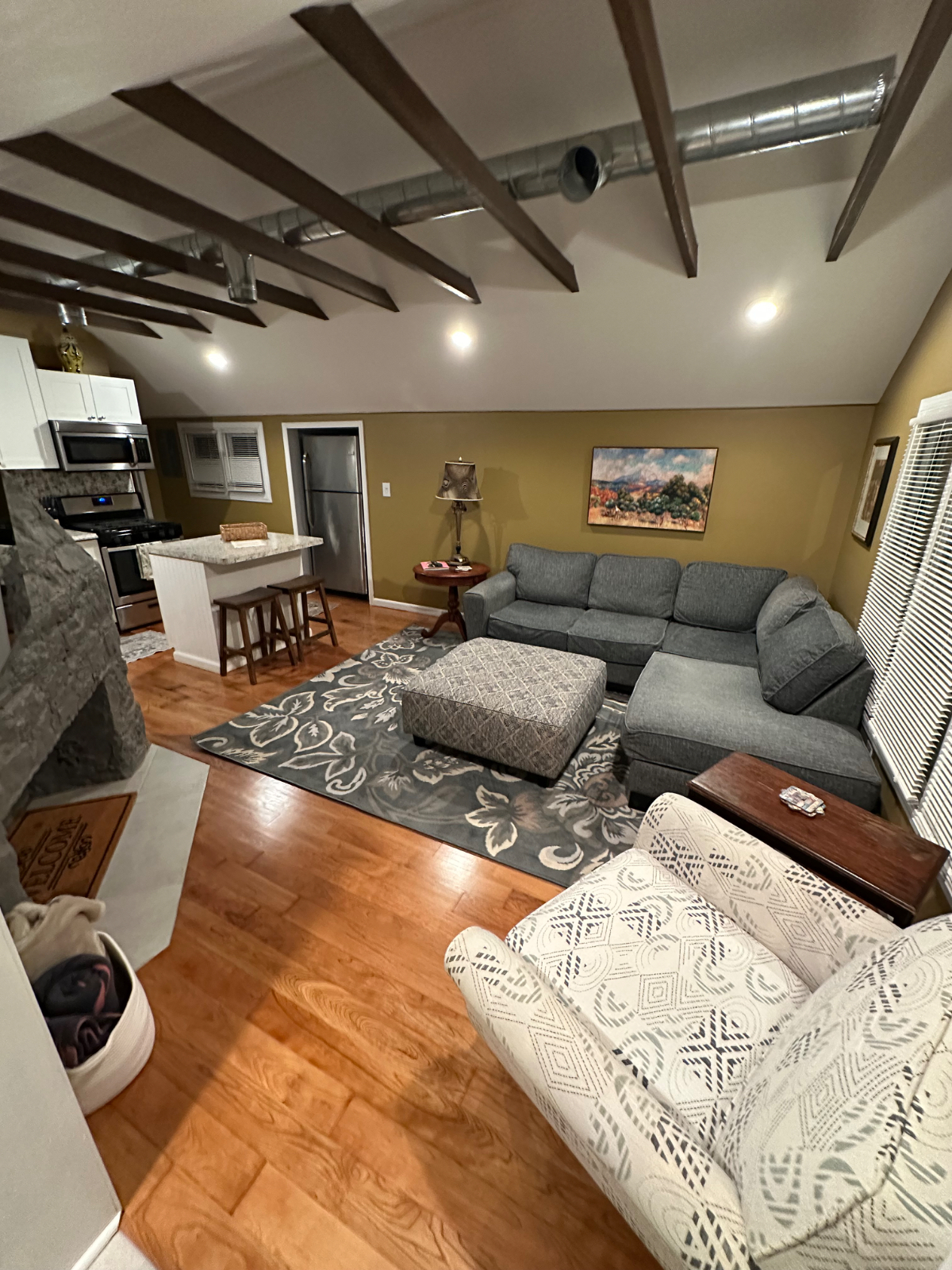 Great 1 Bed Cottage - Great Neighborhood - You will not find another property like this one - Photo 4