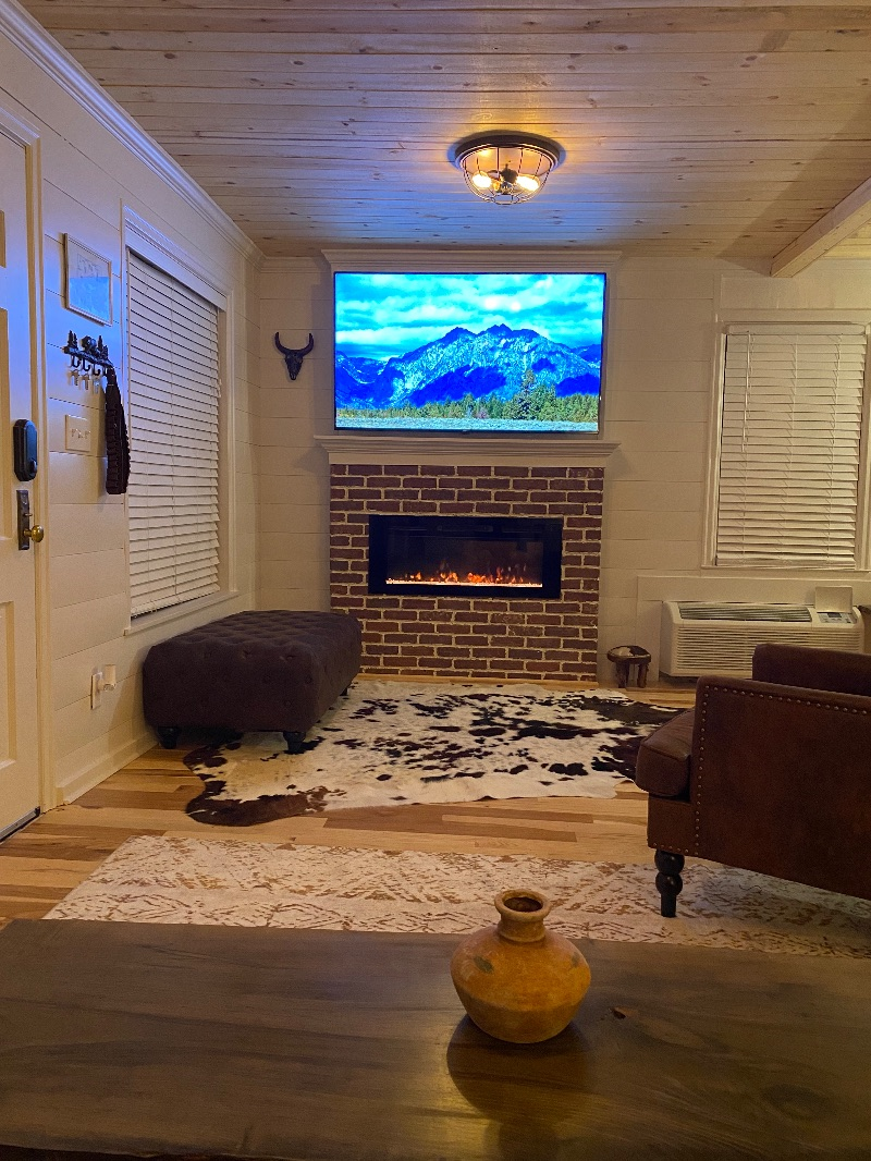 Cozy 1 bedroom cottage in Powell. Close to heart mountain, Shoshone, and 70 miles to Yellowstone - Photo 1