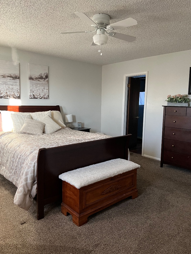 Home Away from Home - Large two bedroom w/large closets - Photo 6