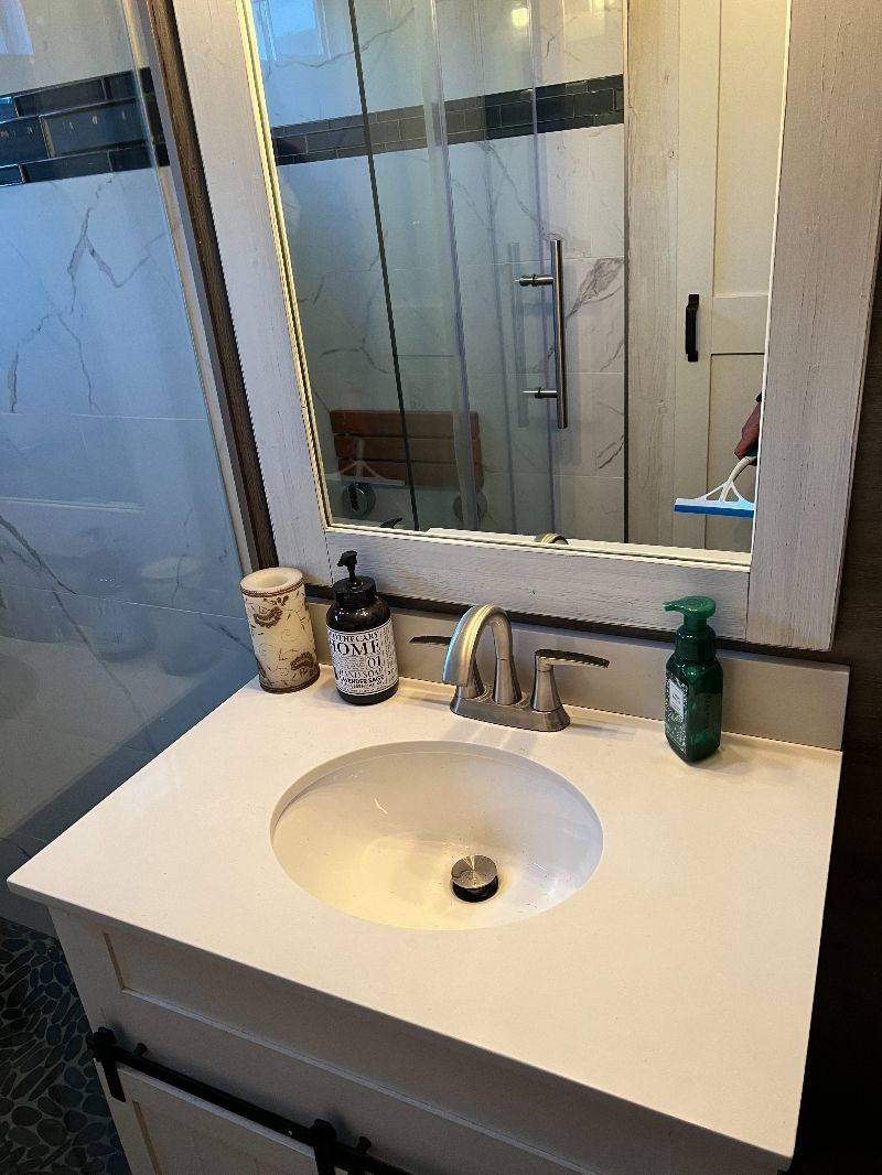 Quiet neighborhood, close to bus line, fully furnished