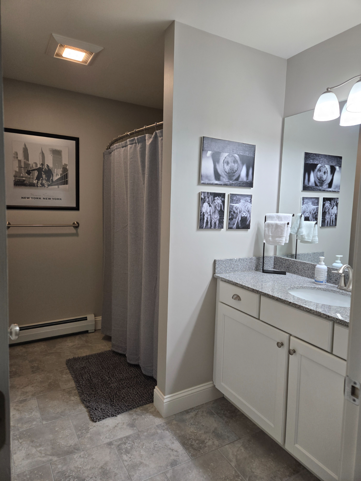 Private Bath / Pet Free / Bedroom in clean quiet home - Photo 11