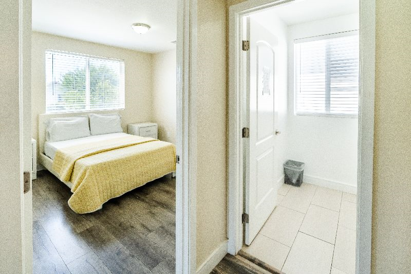 spacious bedroom Room by USC-Keck Medicine...