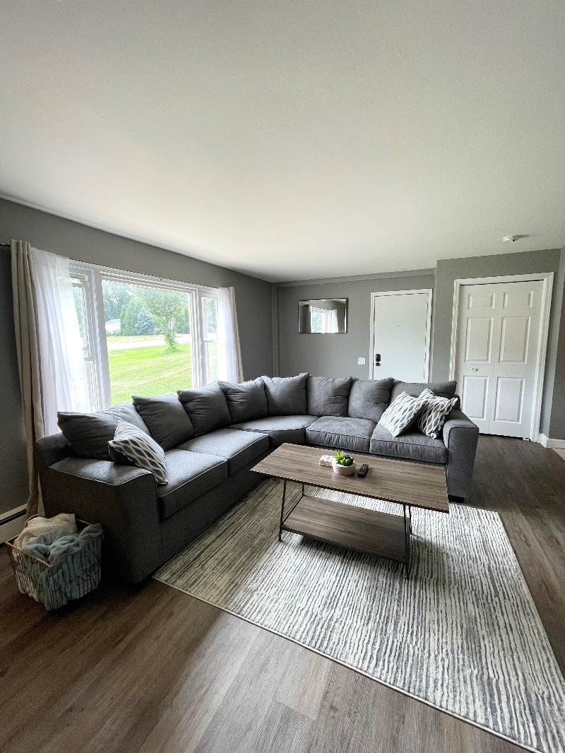 Beautiful Furnished Triplex Unit 1