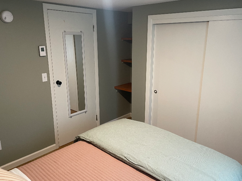 Full apartment, 1-bed/1-bath, 5 Mins from UVMMC, off street parking - Photo 8
