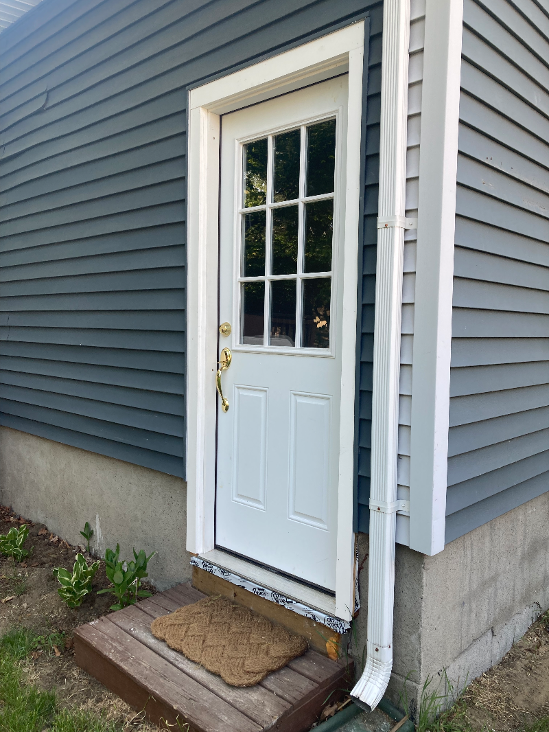 Full apartment, 1-bed/1-bath, 5 Mins from UVMMC, off street parking - Photo 9