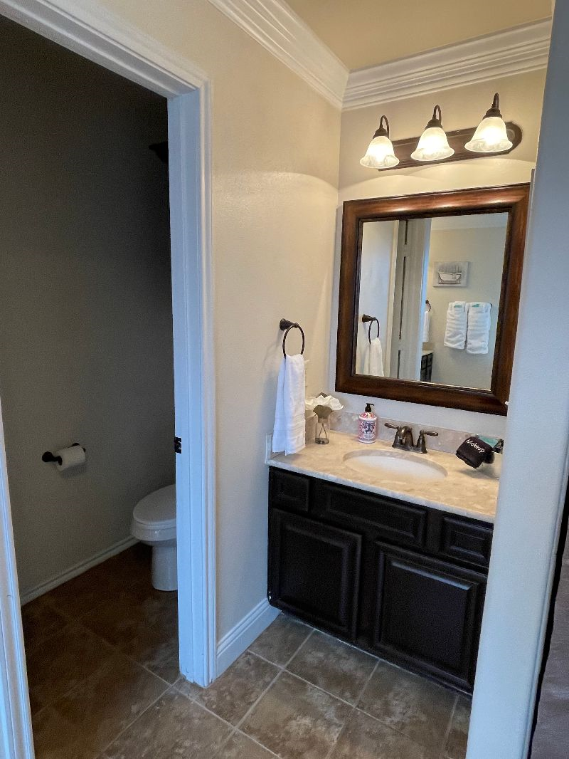 Raider Cove is a sweet little 3 bedroom, 2 bath close to the medical district - Photo 6