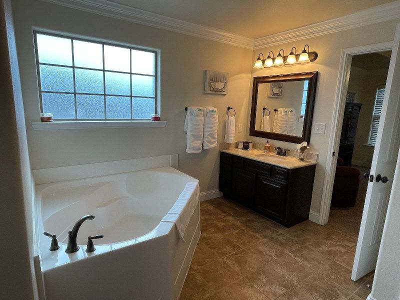 Raider Cove is a sweet little 3 bedroom, 2 bath close to the medical district - Photo 7