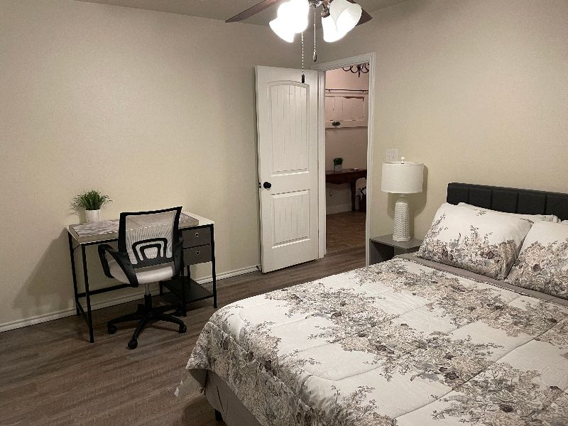 Raider Cove is a sweet little 3 bedroom, 2 bath close to the medical district - Photo 10