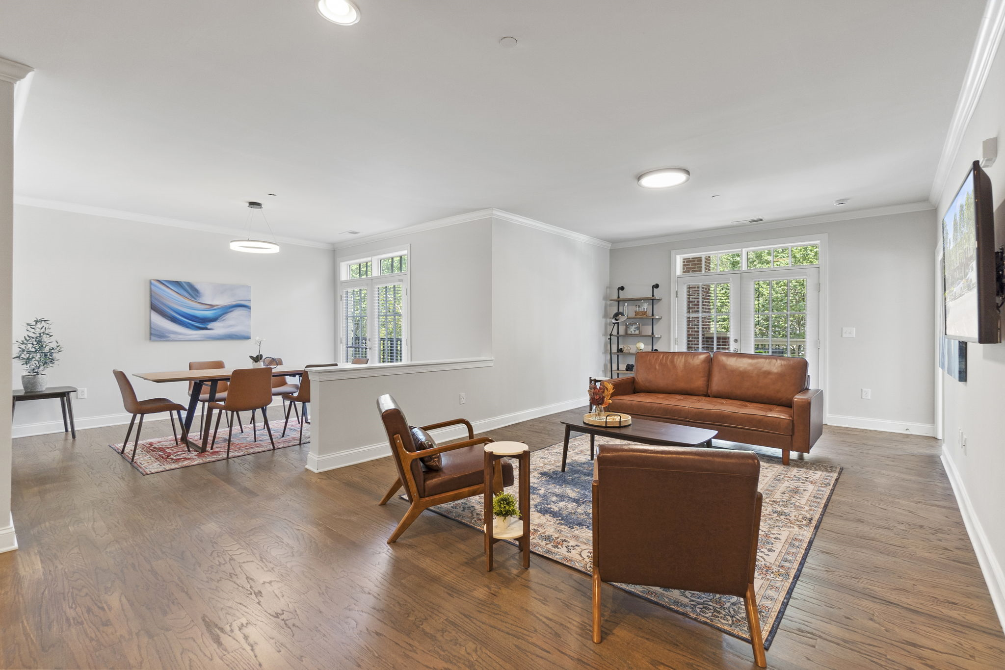 Stunning 3BED /2 BATH/1 Office/Den Apartment in Vibrant Charlotte