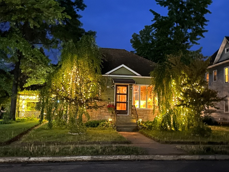 Charming Quaint 1 bedroom/1 bath Apartment