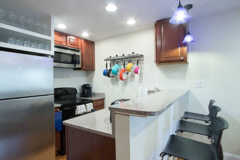 COZY CONFINES-- 2 BR/1 BA IN THE HEART OF DC  NIGHTLIFE AND MEDICAL LIFE - Photo 3