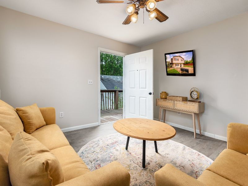 Cozy Apartment in Nitro - Photo 8