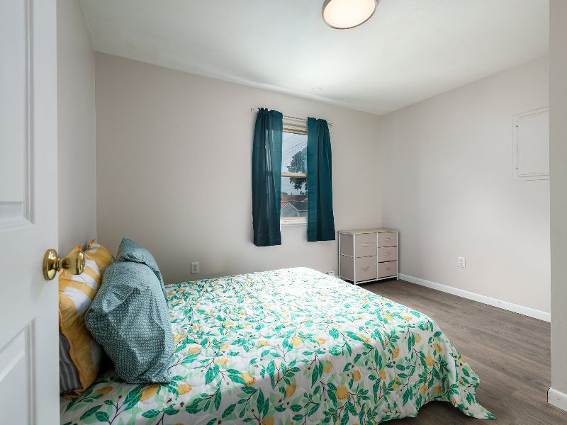 Cozy Apartment in Nitro - Photo 9