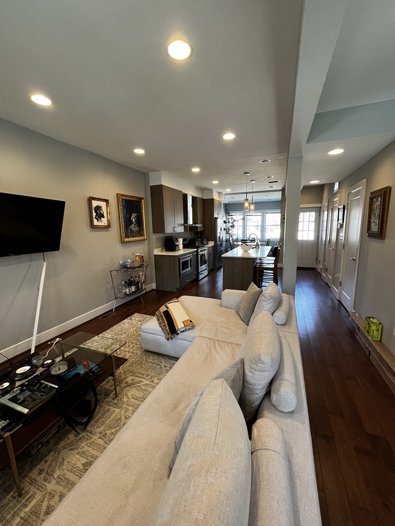 Young Professional Modern Housing in Capital Hill - Photo 9