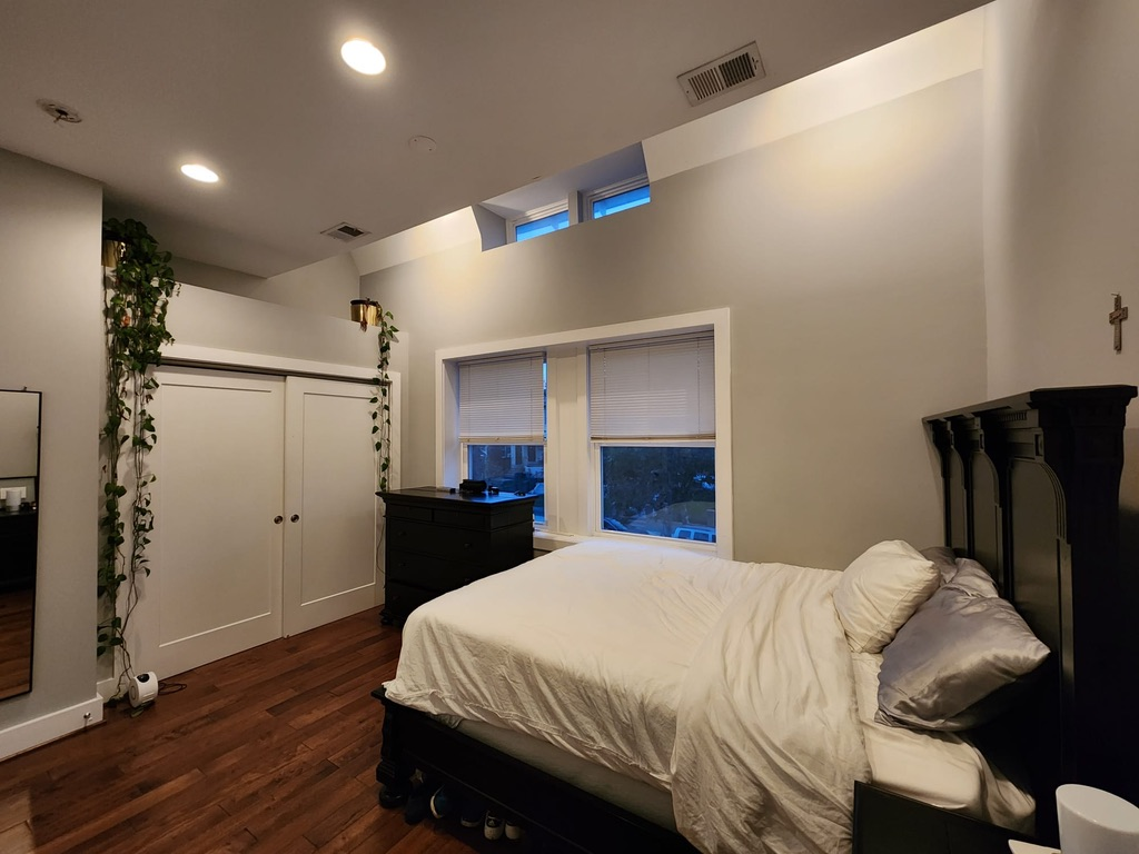 Young Professional Modern Housing in Capital Hill - Photo 10