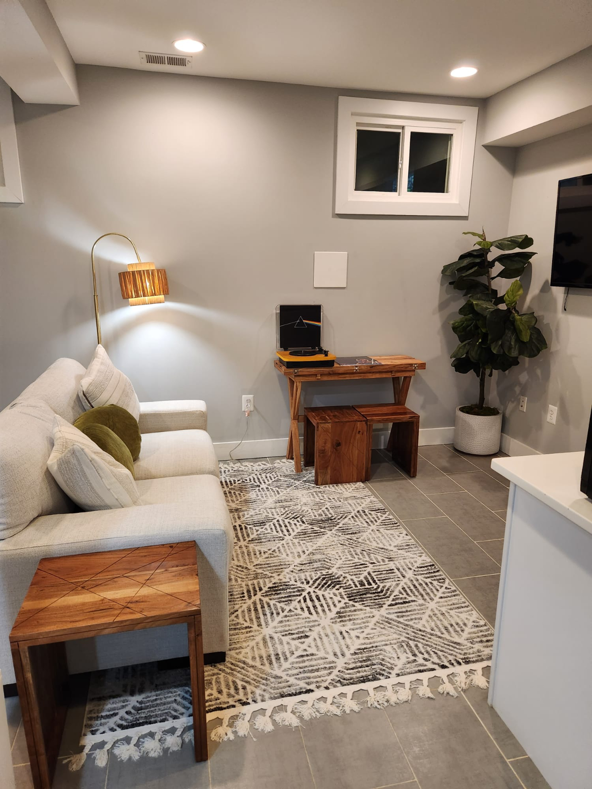 Young Professional Modern Housing in Capital Hill - Photo 3