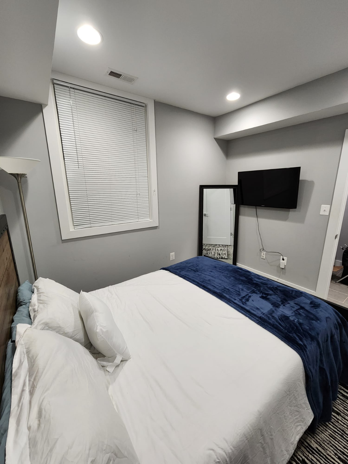 Young Professional Modern Housing in Capital Hill - Photo 5