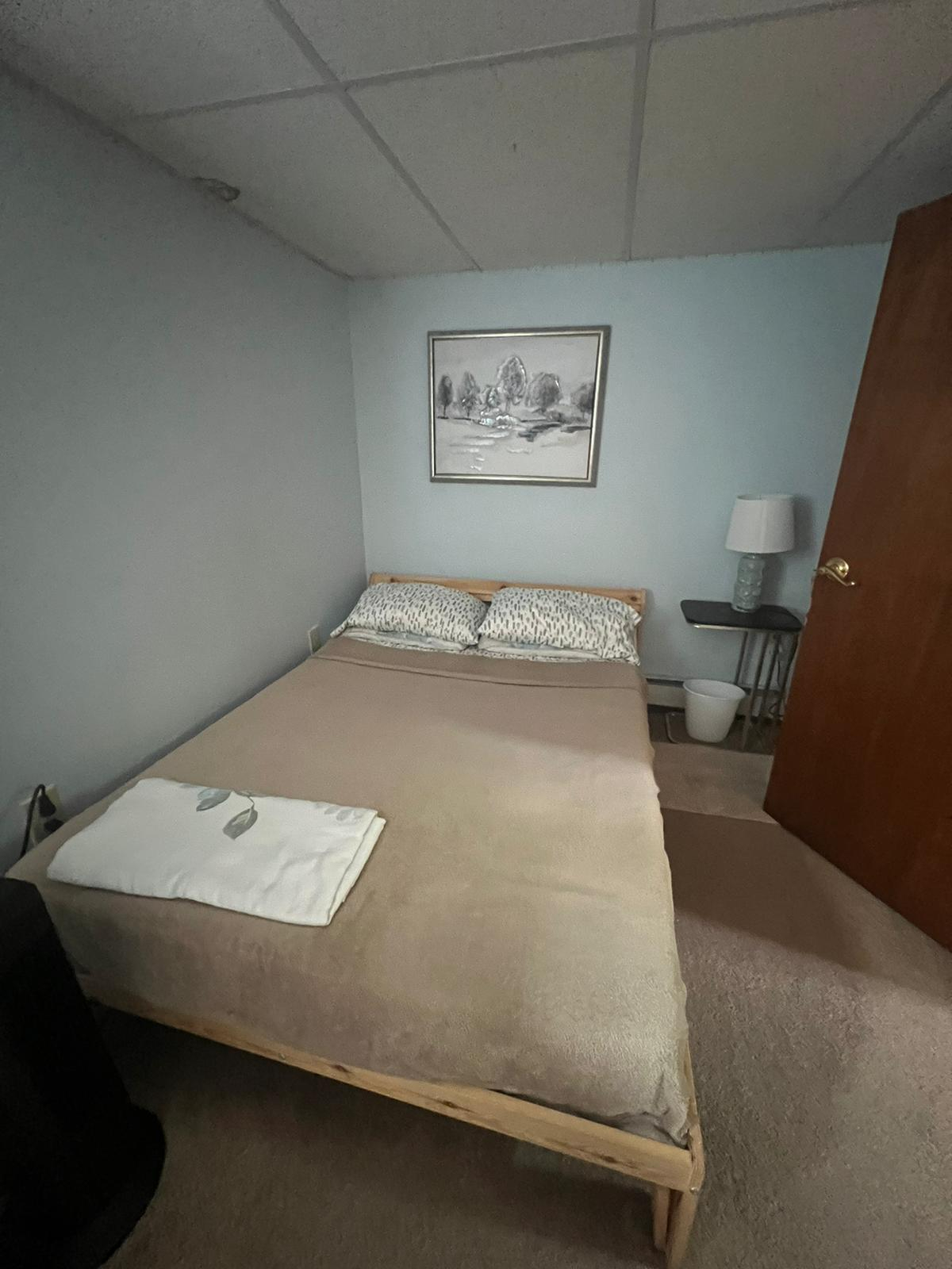 Bedroom For Rent - Photo 9