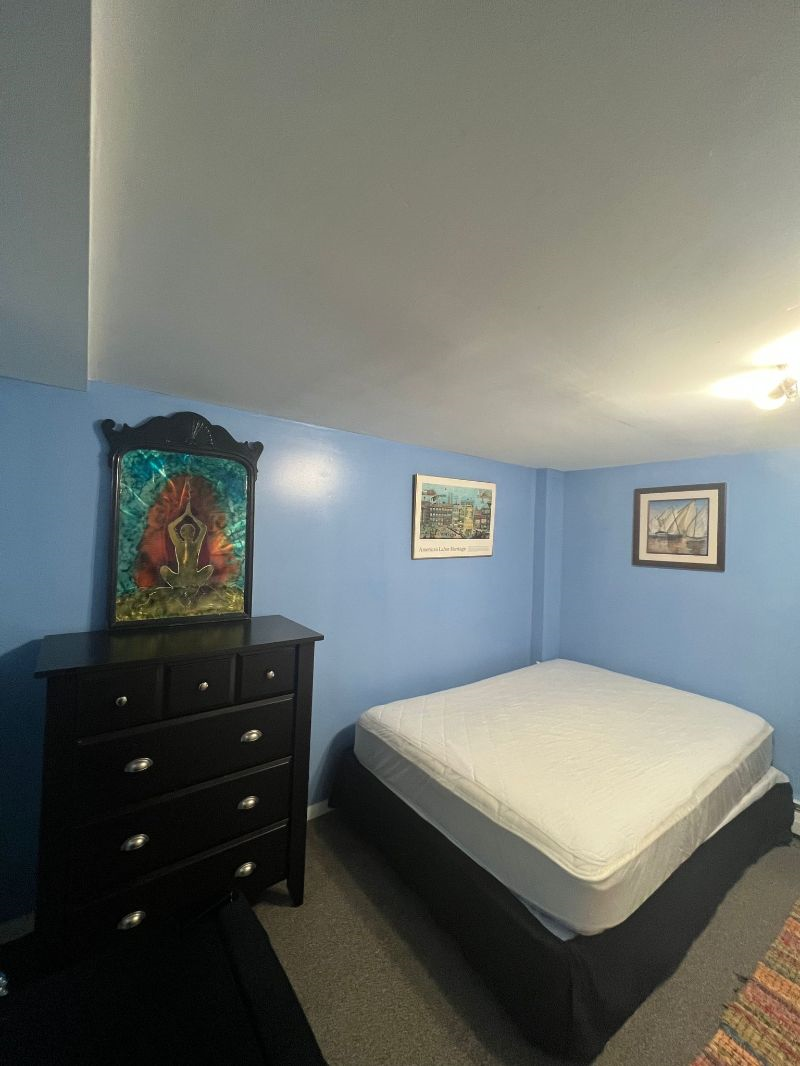 Bedroom For Rent - Photo 2