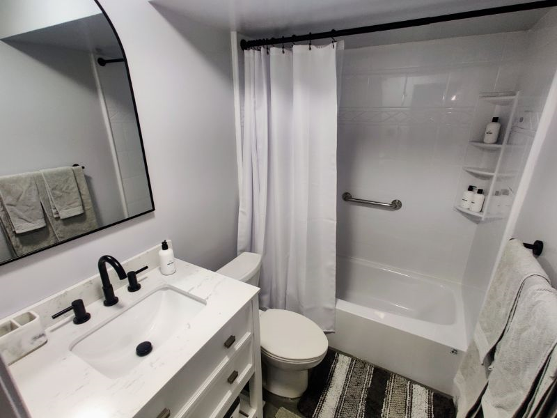 Modern 1BR Apt (5 min to Richmond University) in Staten Island - Photo 3