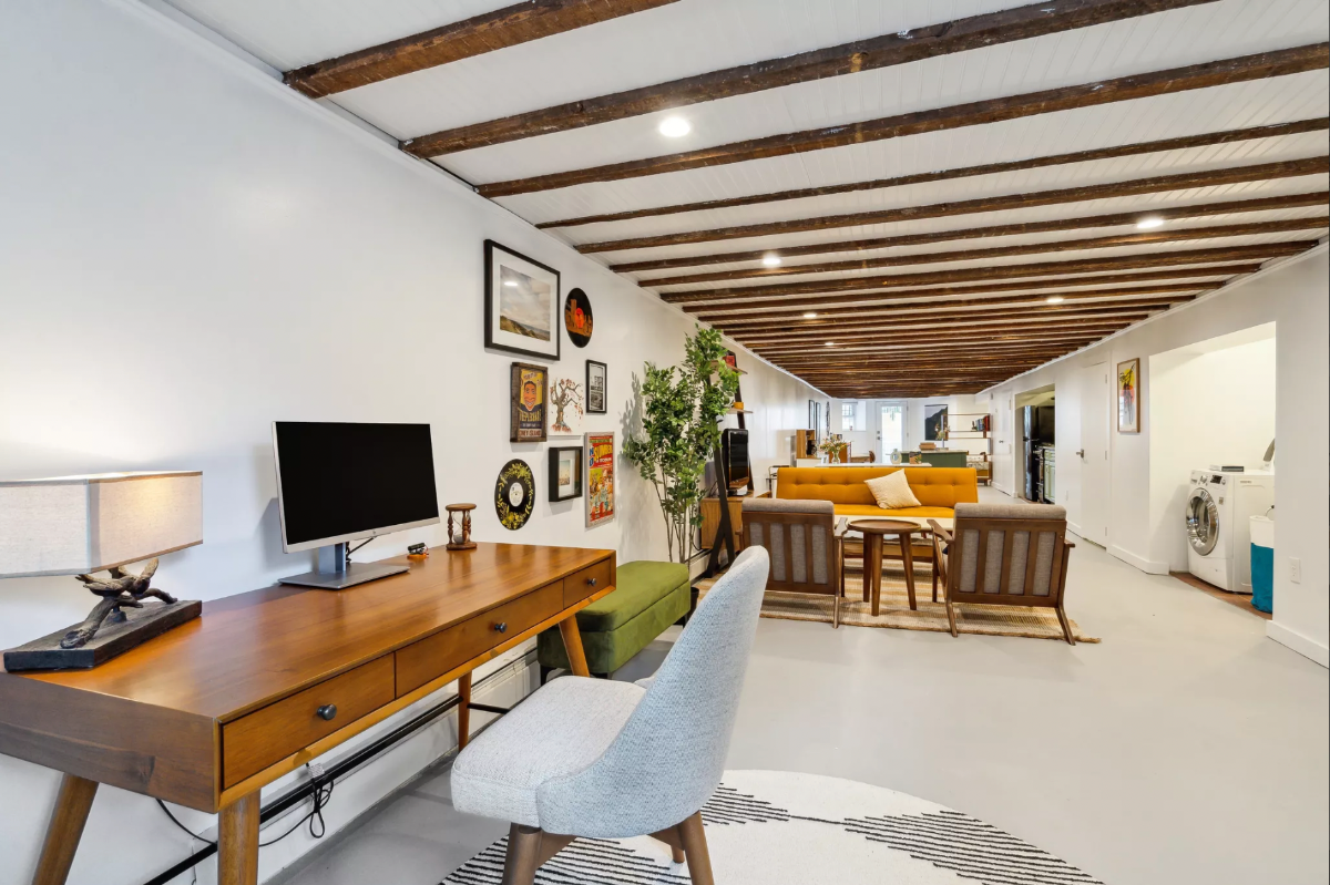Modern Studio Apartment with Shared Backyard in Vibrant Crown Heights - Photo 2