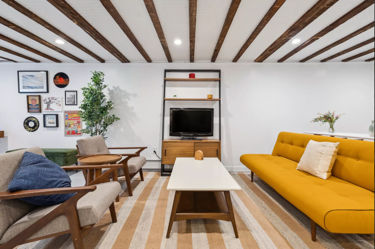 Modern Studio Apartment with Shared Backyard in Vibrant Crown Heights - Photo 3