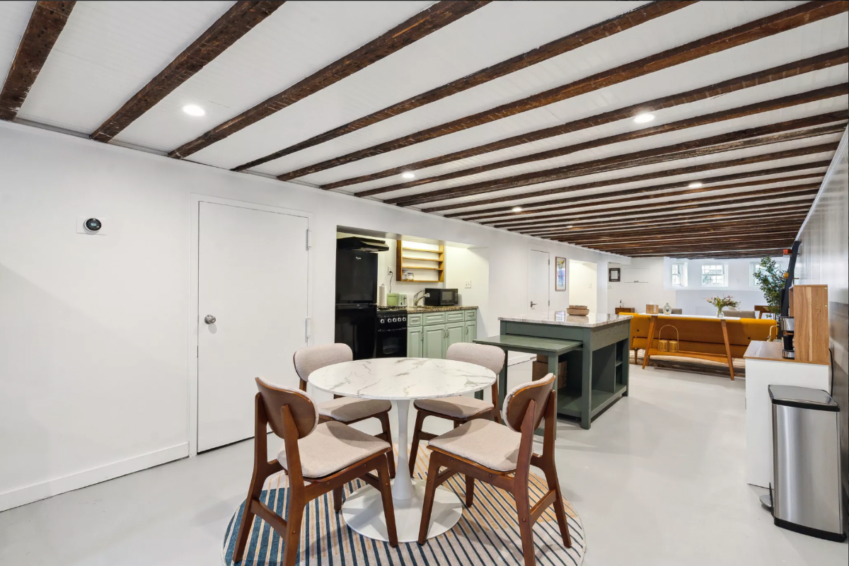 Modern Studio Apartment with Shared Backyard in Vibrant Crown Heights - Photo 6