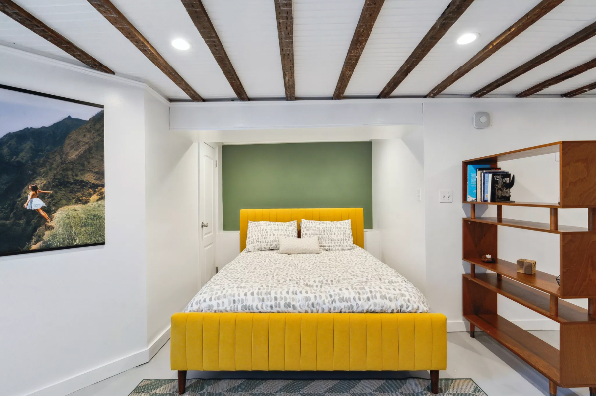 Modern Studio Apartment with Shared Backyard in Vibrant Crown Heights - Photo 8