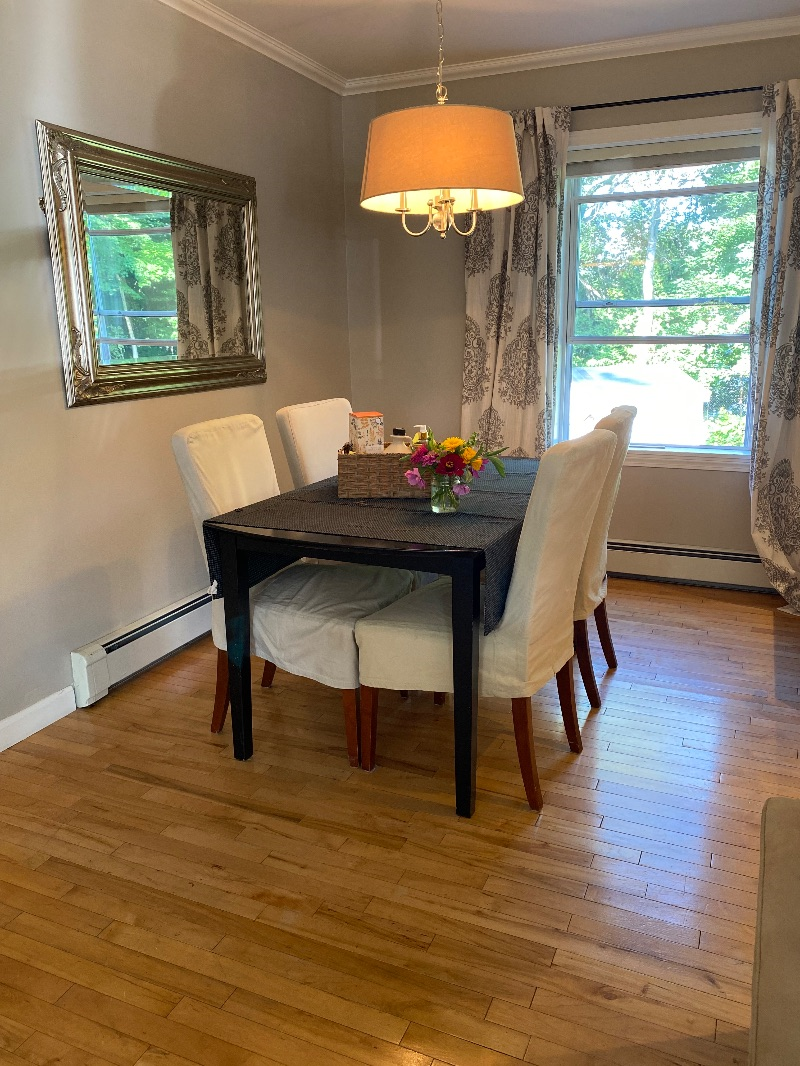 Available 11/1-6/1/27 Beautiful Furnished 3-Bedroom, 2-Bath Home in Essex Junction Village Available - Photo 3